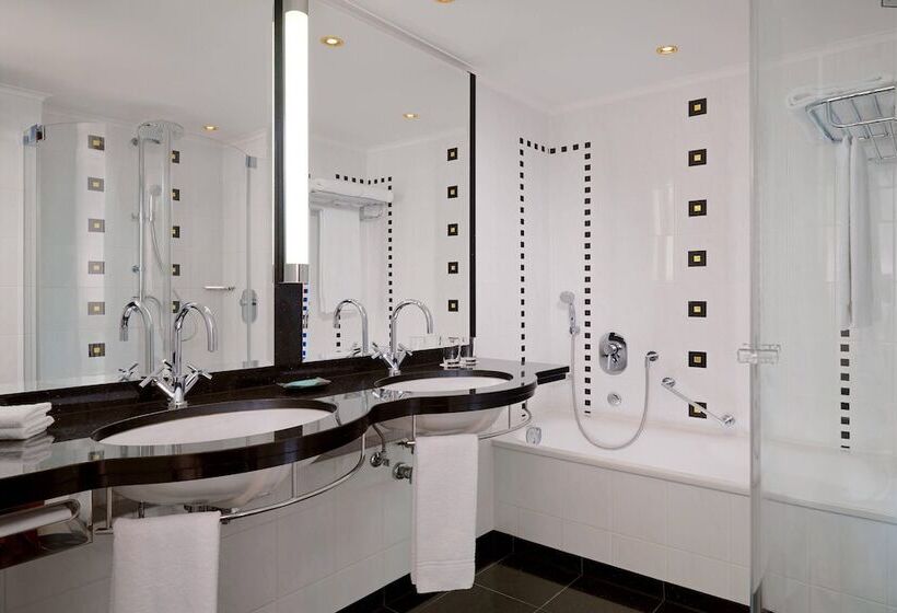 Номер Deluxe, The Westin Grand Munich