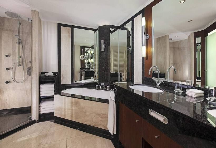 Люкс Клуб, The Westin Grand Munich