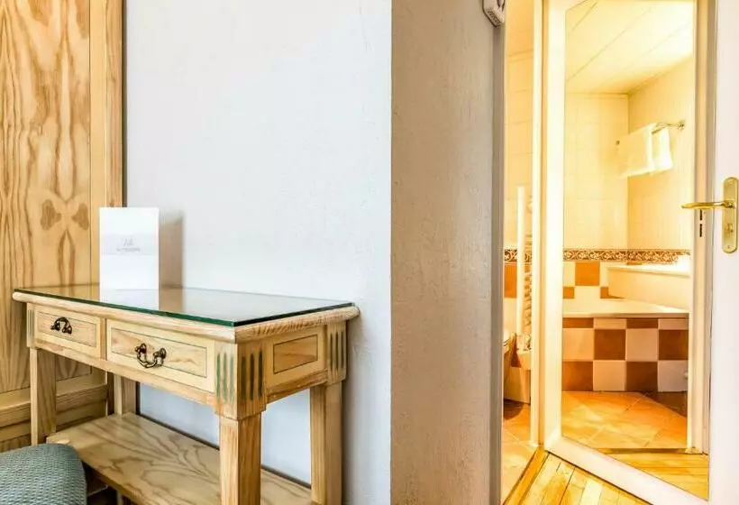 Standart Tek Kişilik Oda, Villa Alessandra