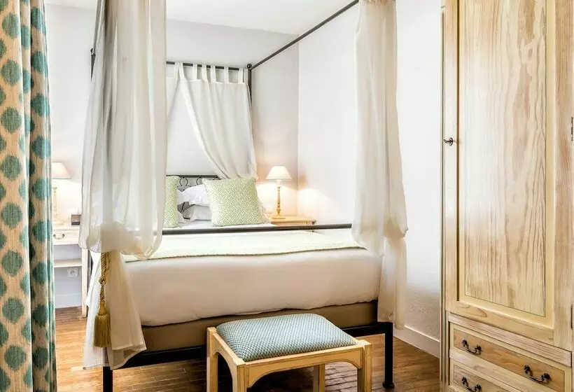 Standart Oda, Villa Alessandra