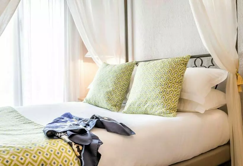 Standart Oda, Villa Alessandra