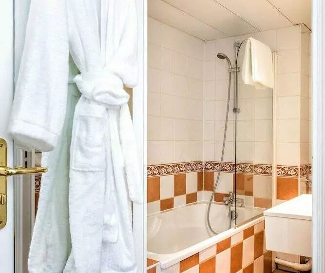 Üç Kişilik Standart Oda, Villa Alessandra