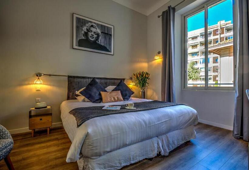 Quarto Superior, Villa Claudia Hotel Cannes Centre   Parking