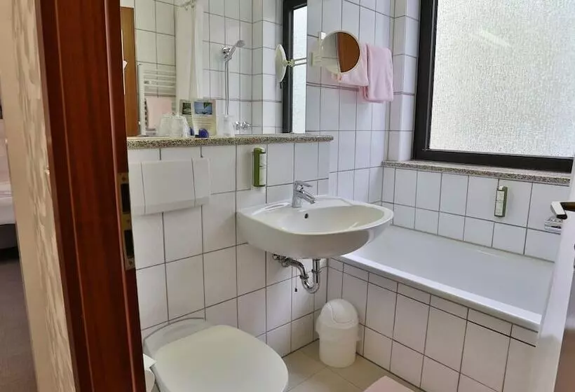Standard-huone, Am Bismarck