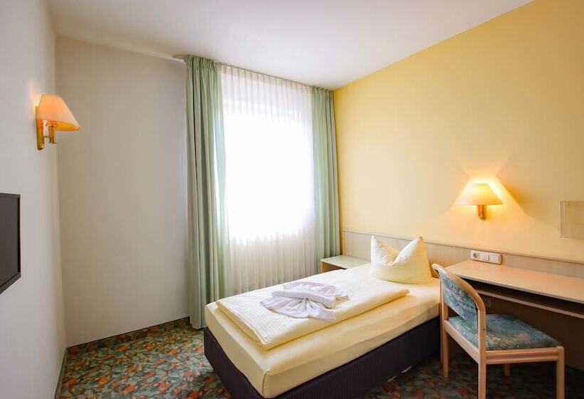 标准单人间, Astor