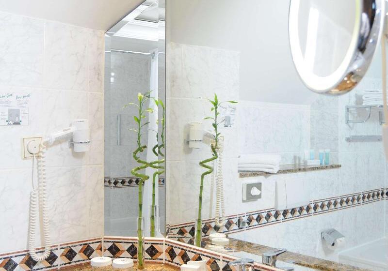 Стандартный Номер Кровать Кинг, Brunfels Hotel, In The Unbound Collection By Hyatt
