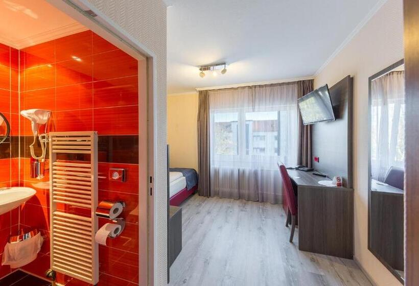 标准单人间, Klein Frankfurt