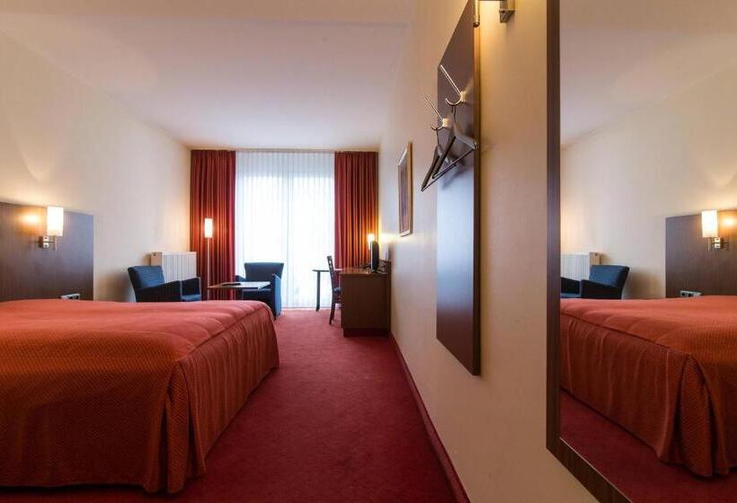 标准三人间, Klein Frankfurt