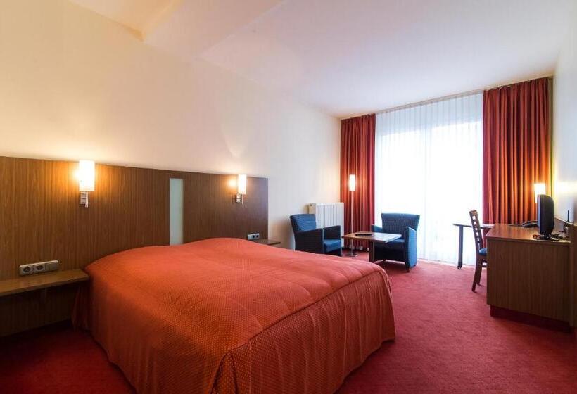 标准三人间, Klein Frankfurt