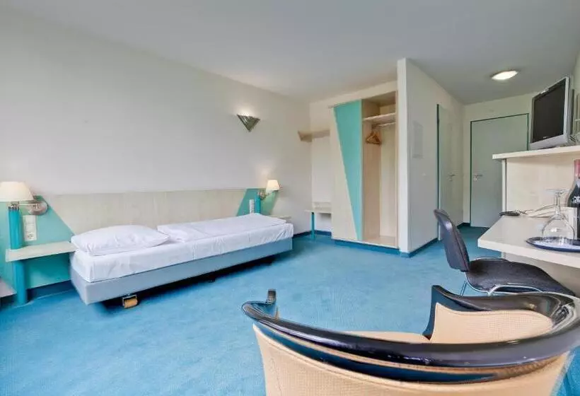 Comfort Yhden Hengen Huone, Le Village