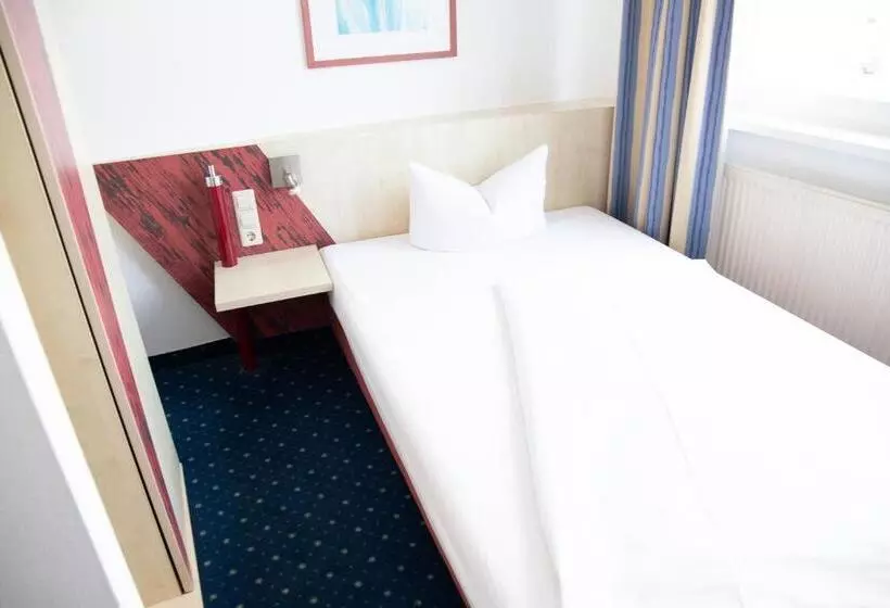 Comfort Yhden Hengen Huone, Le Village