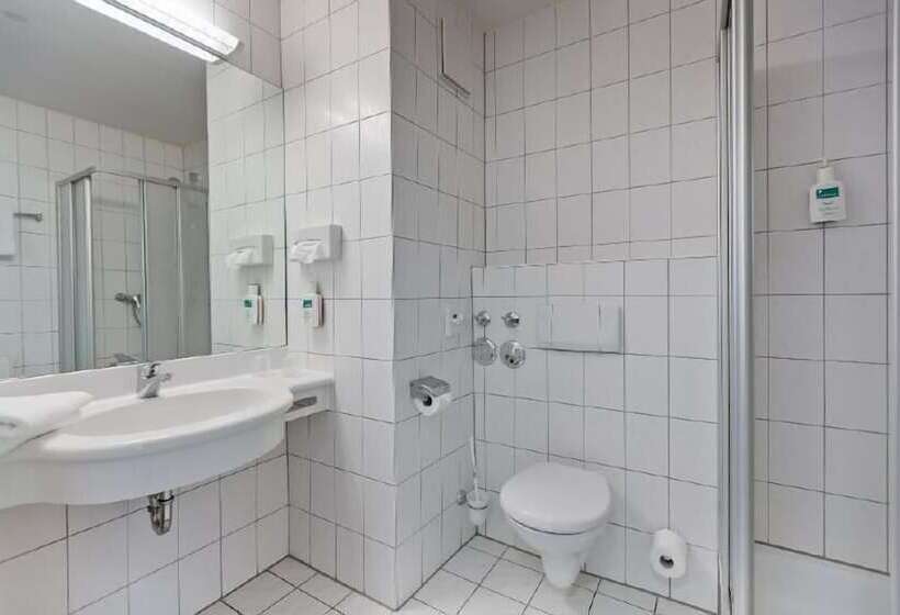 غرفة عائلية, Le Village