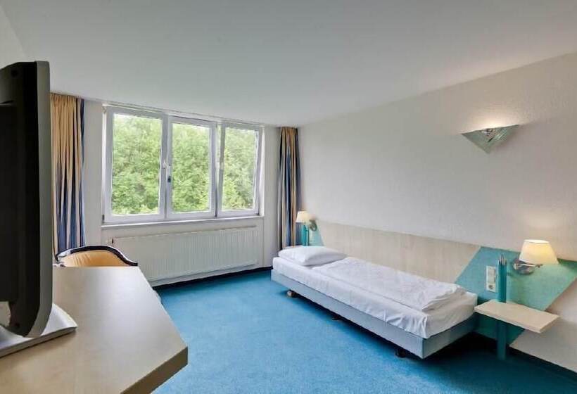 غرفة عائلية, Le Village