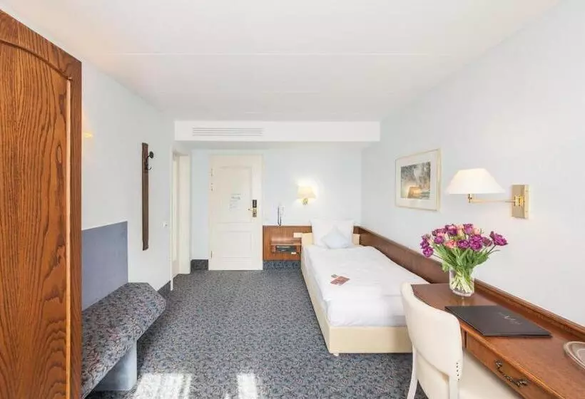 Quarto Economy Individual, Post