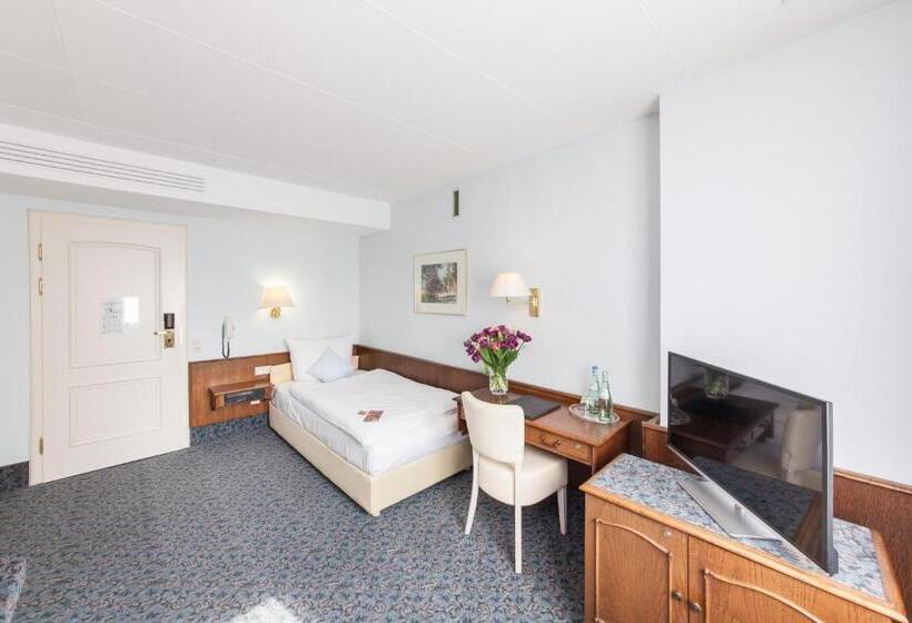 Economy Yhden Hengen Huone, Post