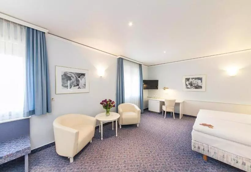 Quarto superior, Post