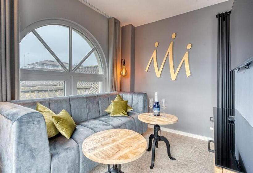 جناح مزود بجاكوزى, Inselhotel König