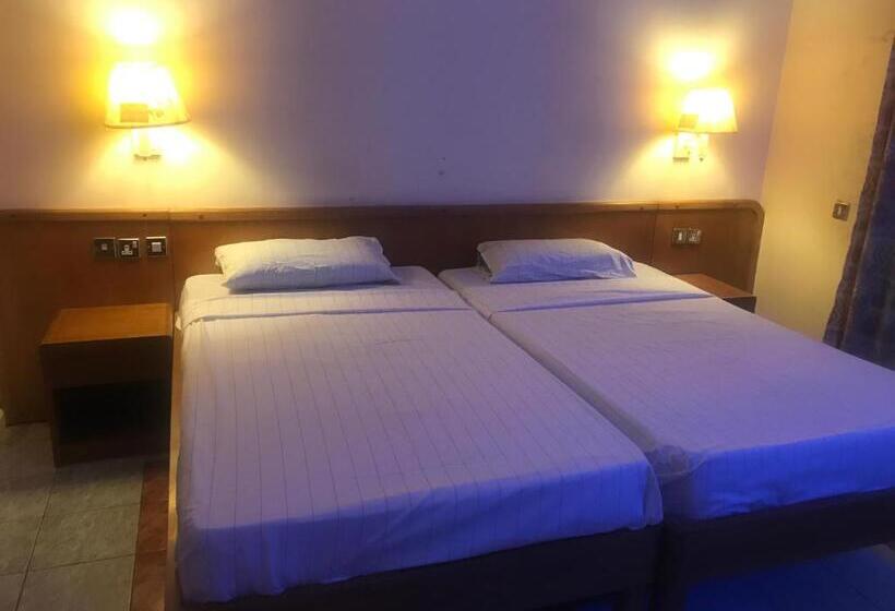 חדר סטנדרט יחיד, Maple Leaf Korean