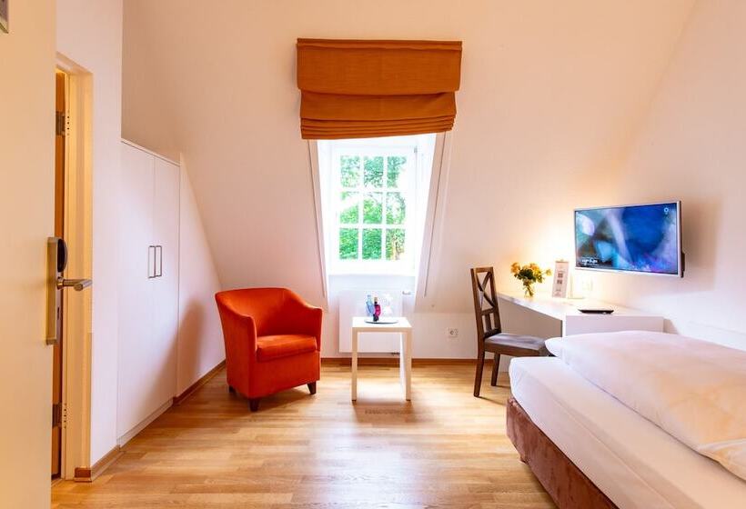 اتاق استاندارد یک نفره, Parkhotel Wolfsburg