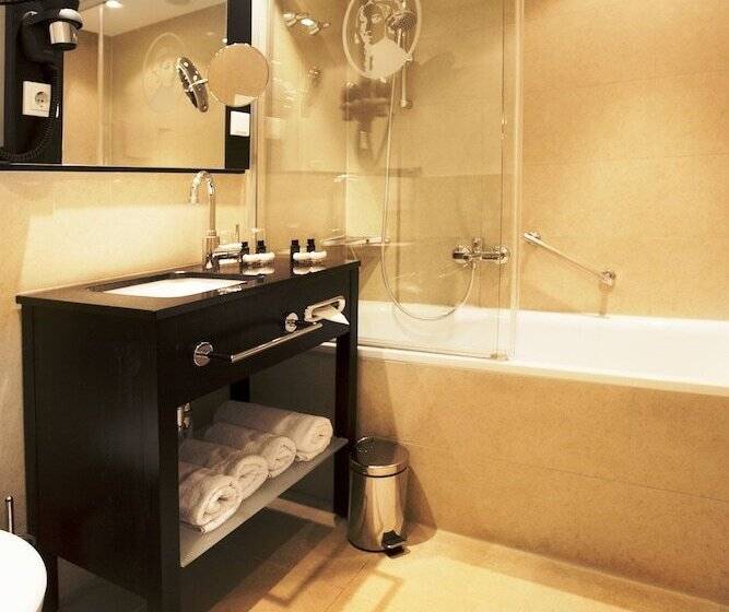 غرفة سوبيريور, Victoria