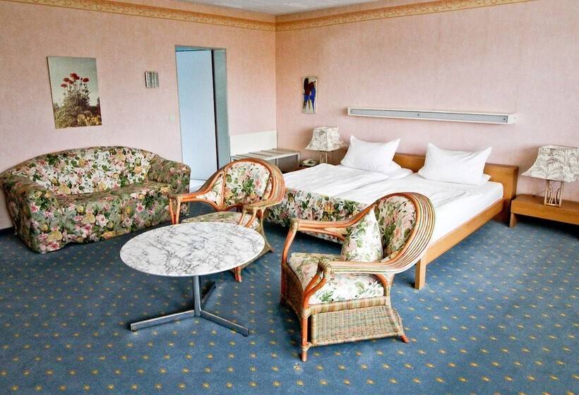 סוויטת ג'וניור, Waldhotel Stein