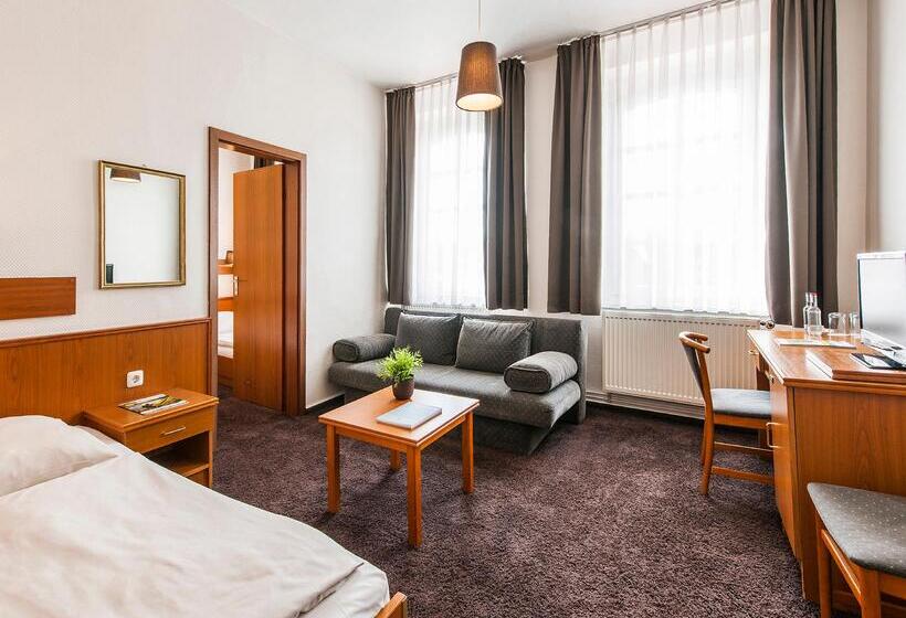 Номер Superior, Jensen