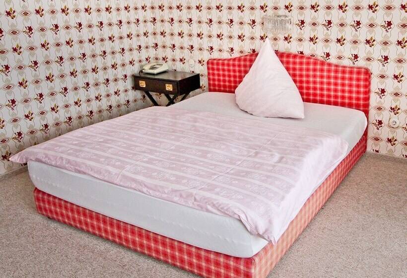 סוויטת ג'וניור, Waldhotel Stein