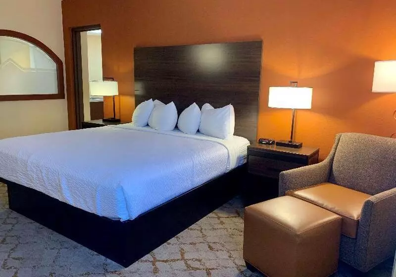 سوئیت جونیور کلاسیک, Astra Suites