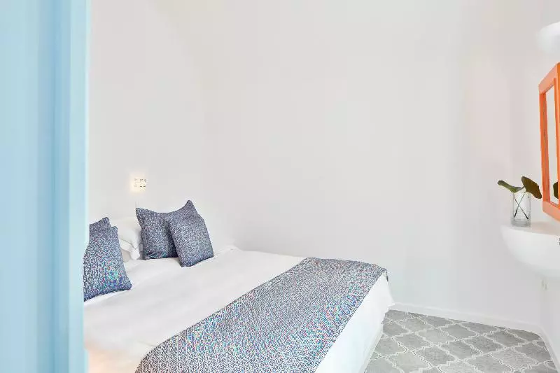 سوئیت جونیور کلاسیک, Astra Suites