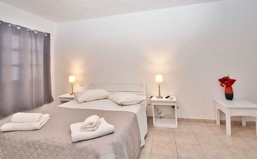 Номер Стандарт Вид на Бассейн, Caldera View Resort   Adults Only