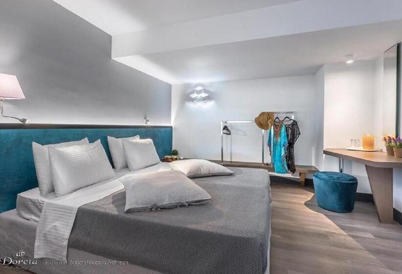 غرفة عائلية, Doreta Beach