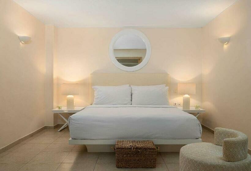 בונגלו משפחתי, Grecotel Creta Palace, Beach Luxury Resort