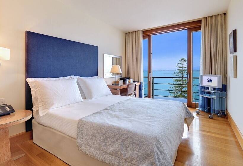 디럭스 룸 바다 전망, Amphitryon