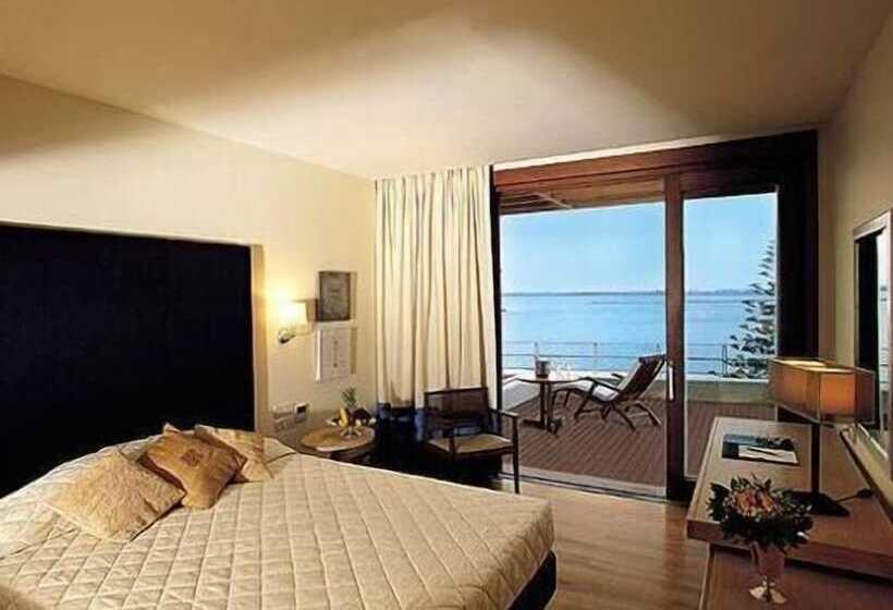 바다전망 이그제큐티브 룸, Amphitryon