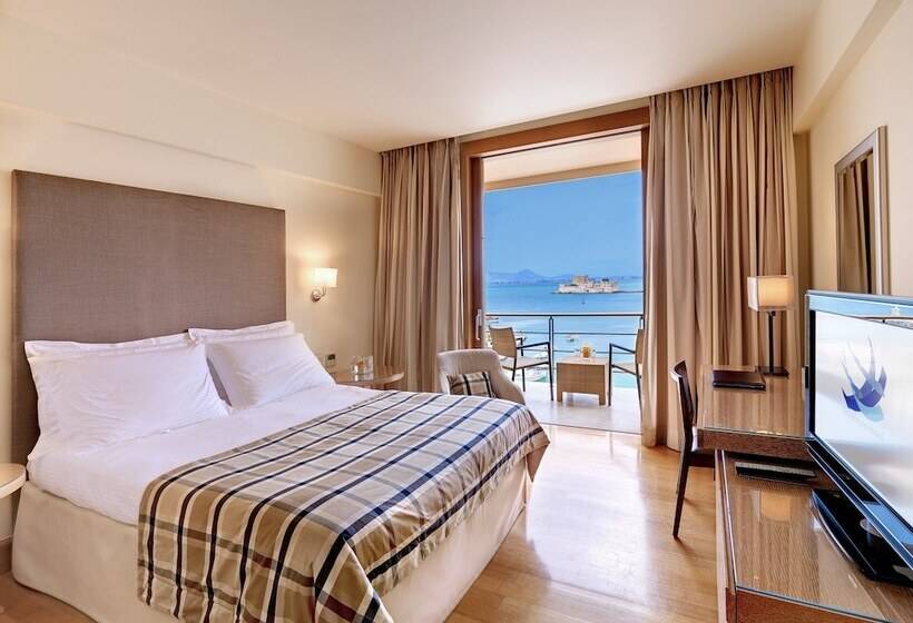 패밀리 룸 바다 전망, Amphitryon