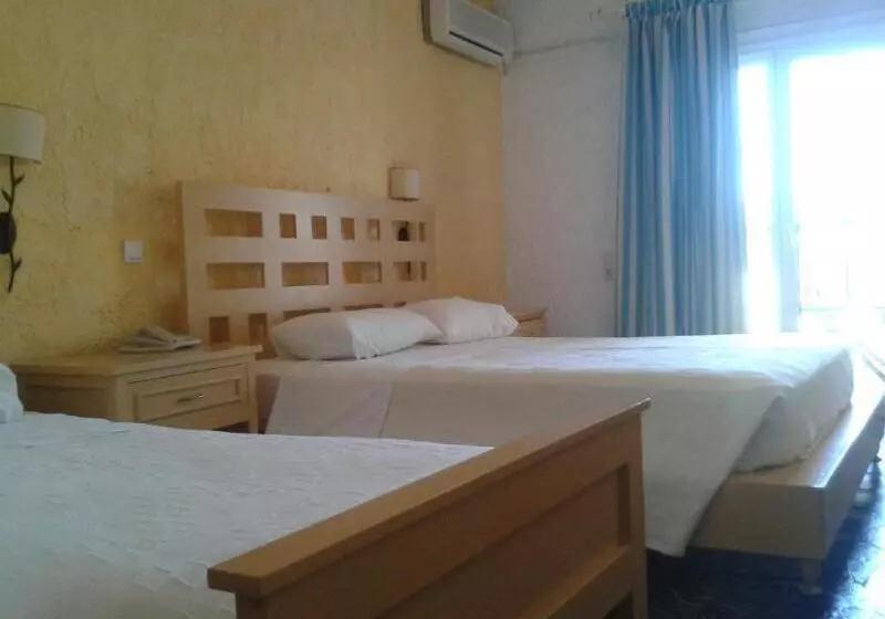 اتاق استاندارد سه نفره, Andros Holiday