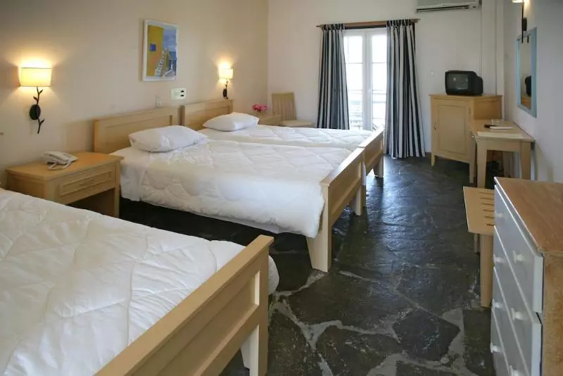 اتاق استاندارد سه نفره, Andros Holiday
