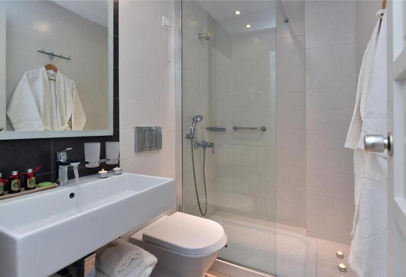 Comfort room with balcony, Apollon Boutique