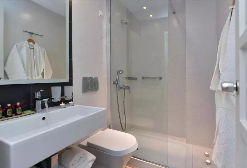 Comfort room with balcony, Apollon Boutique
