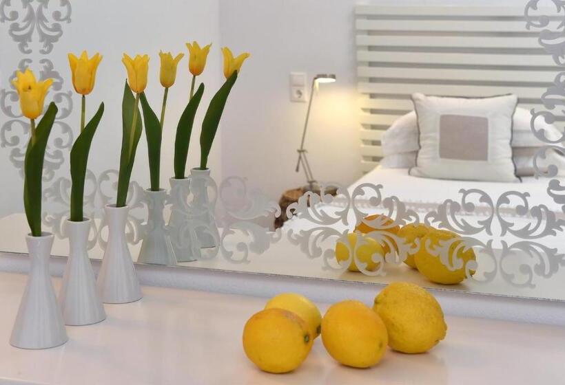 Comfort room with balcony, Apollon Boutique