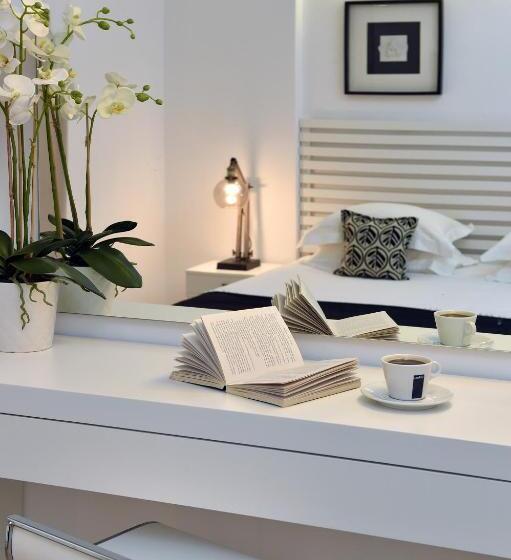 Comfort room with balcony, Apollon Boutique