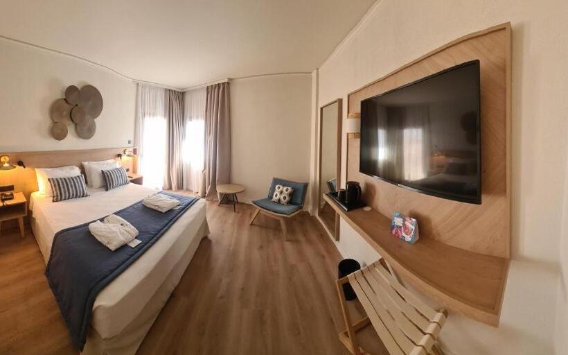 غرفة قياسية إطلالة جانبية علي البحر, Atlantica Ocean Beach Resort