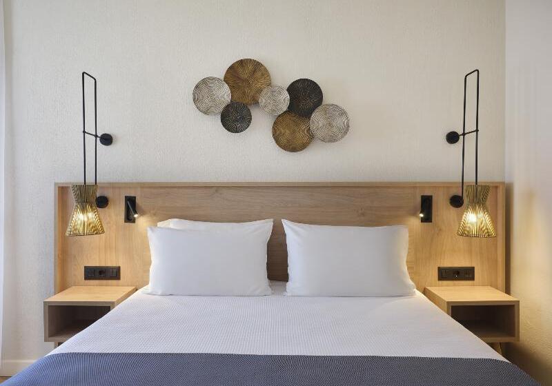 غرفة قياسية إطلالة جانبية علي البحر, Atlantica Ocean Beach Resort