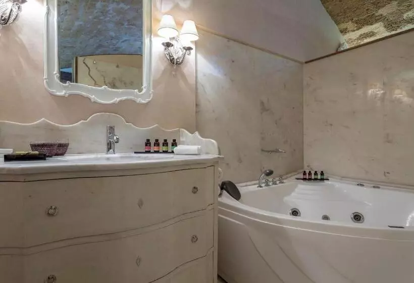 سوییت خانوادگی, Casa Delfino Hotel & Spa