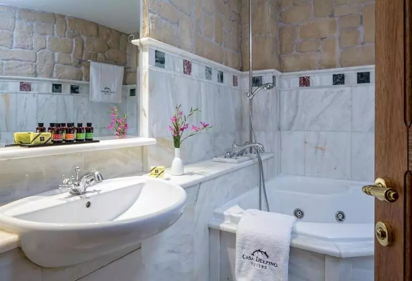 سوییت جونیور, Casa Delfino Hotel & Spa