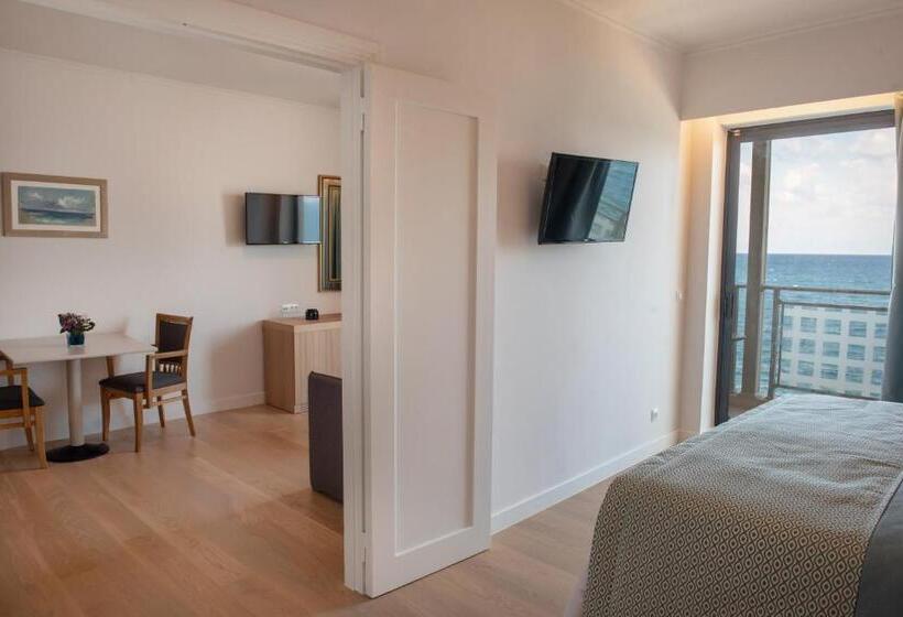 جناح تنفيذي مع إطلالات, Chios Chandris