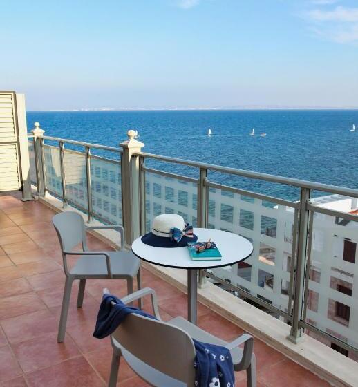 جناح مطلّ علي البحر, Chios Chandris