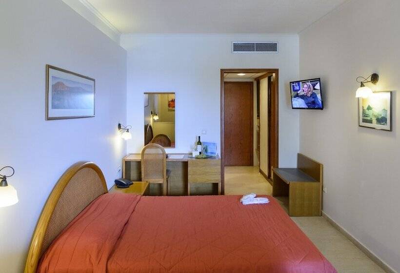 가든 전망 주니어 스위트, Golden Sand