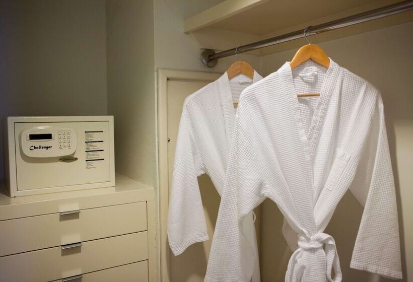 اتاق استاندارد با چشم‌انداز دریا, Hyatt Regency Guam