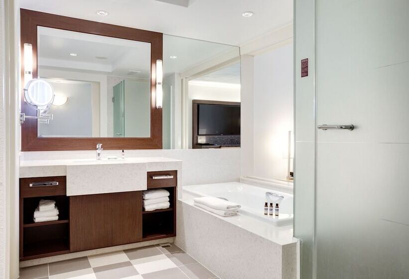 Clubrum, Hyatt Regency Guam